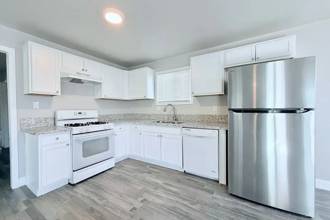 430 W Wilson Ave - View 5