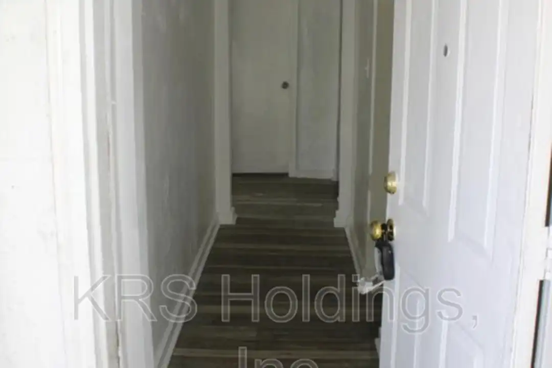 1821 Lasalle Ave - View 2