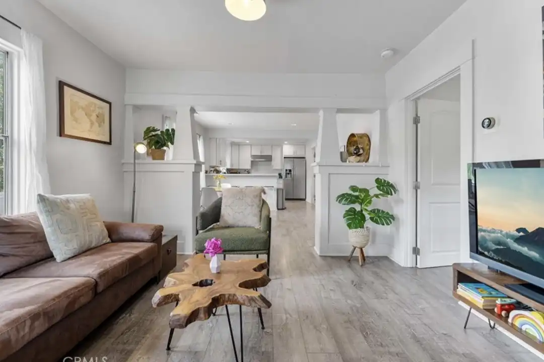 House in Los Angeles - View 2