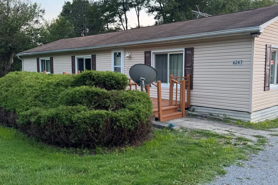 6247 Love Warner Rd – photo 1 of 11