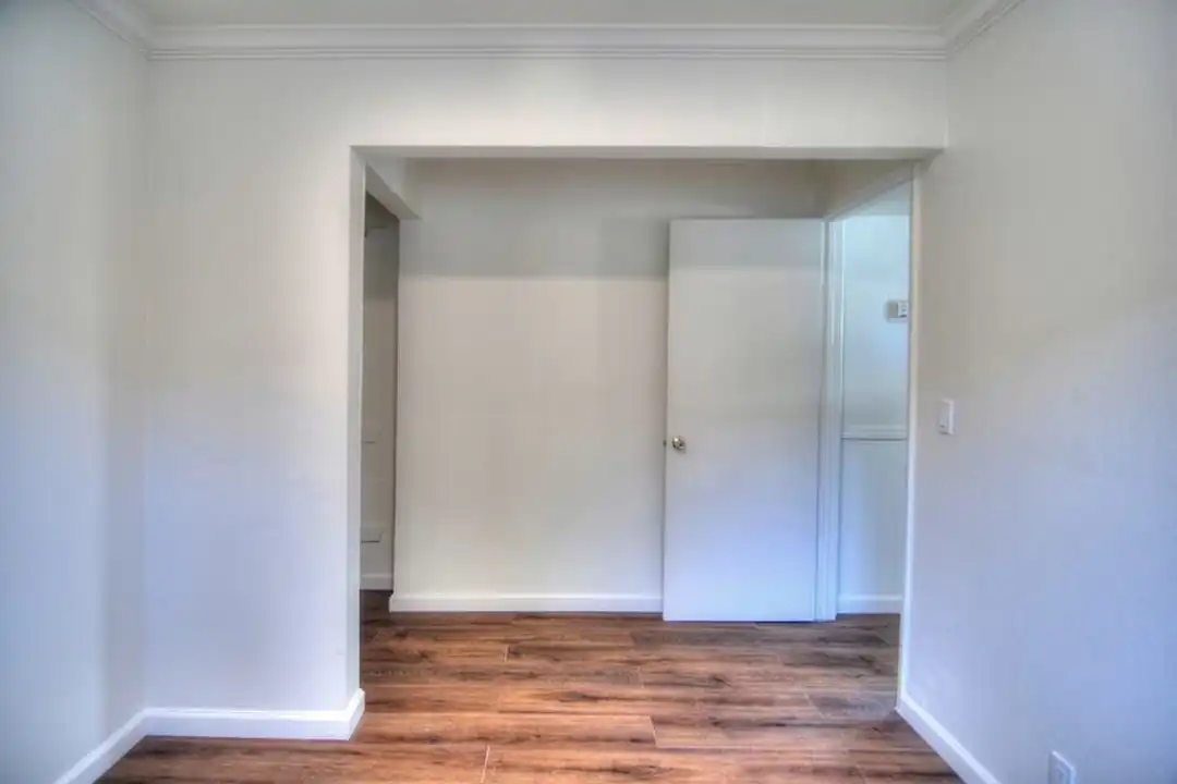 Apartment in Campbell - More