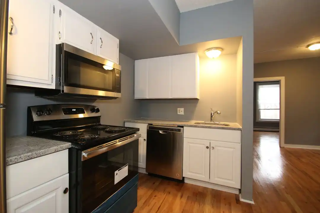 Apartment in New Haven - View 5
