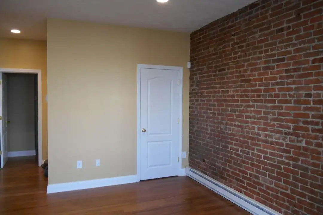 100 Knight St unit Unit #1 - View 4