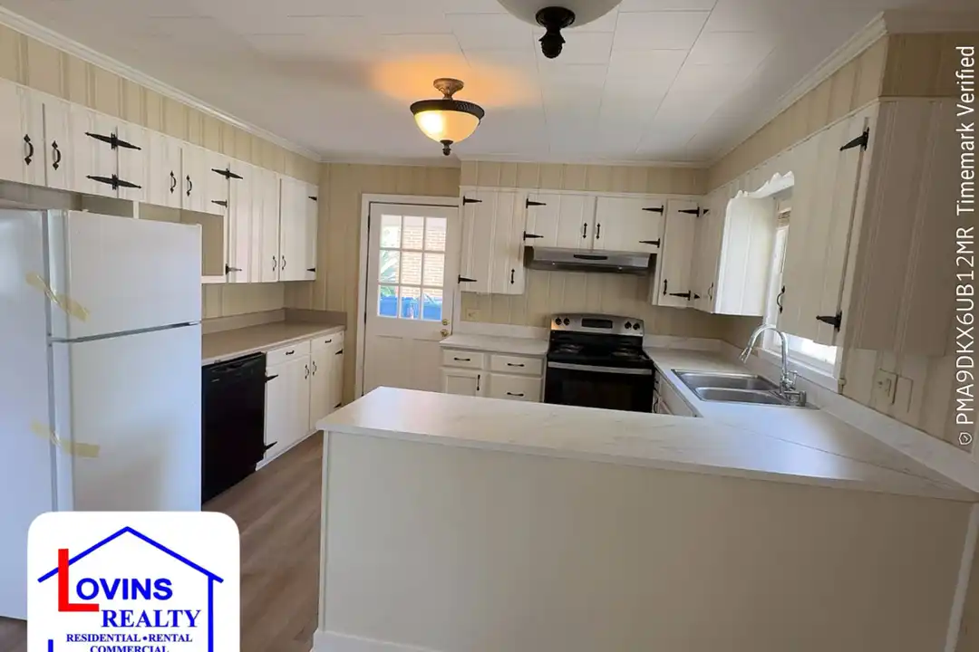 806 Church St – photo 1