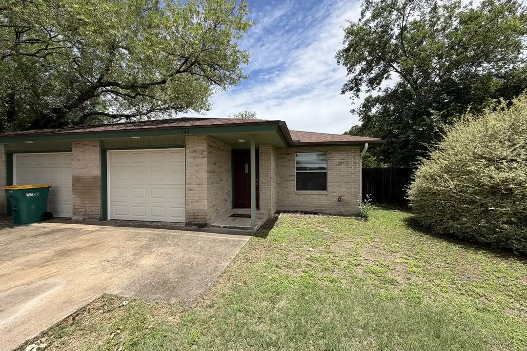 149 Oak Grove Dr - View 3
