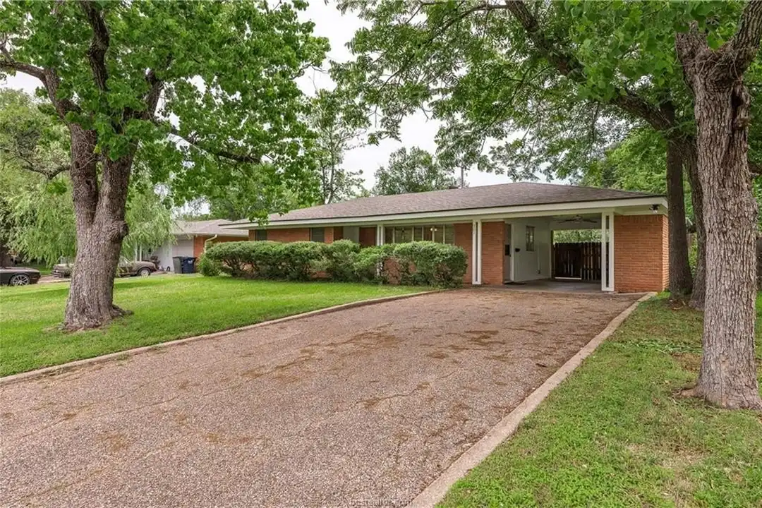 501 Helena St – photo 1