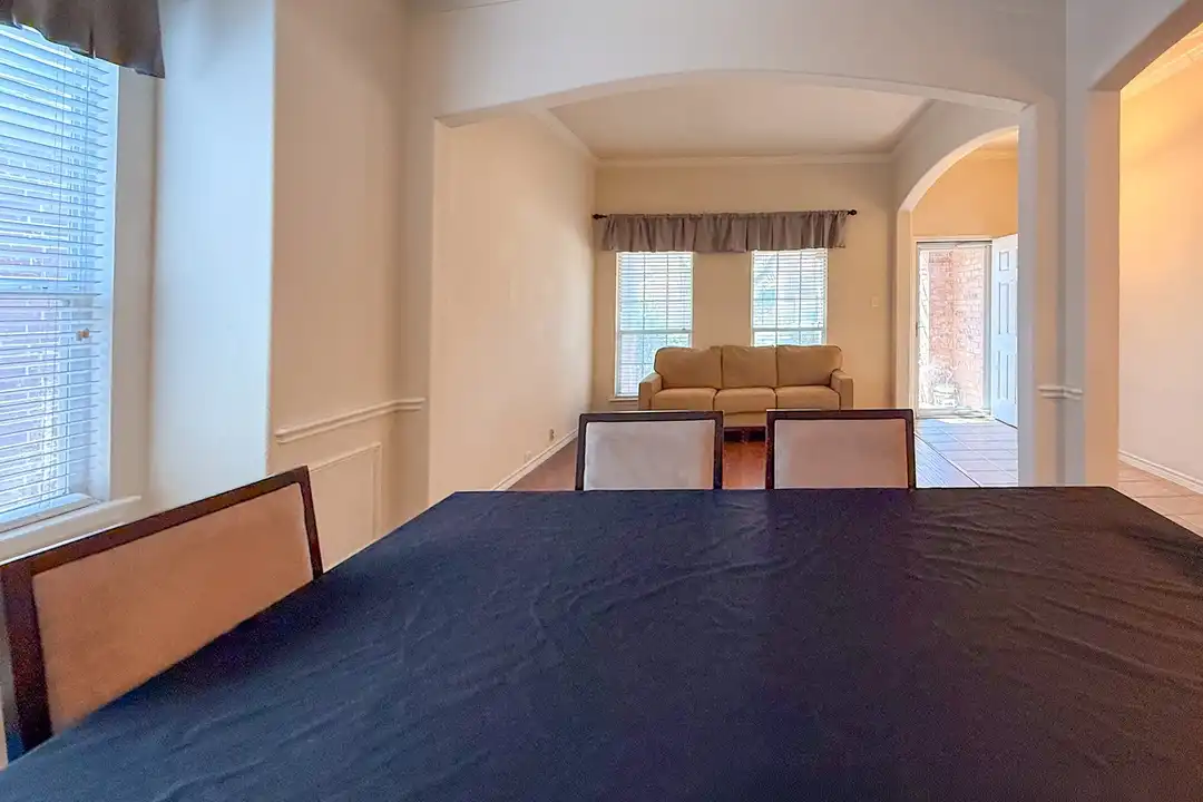 1615 Bur Oak Dr - View 5