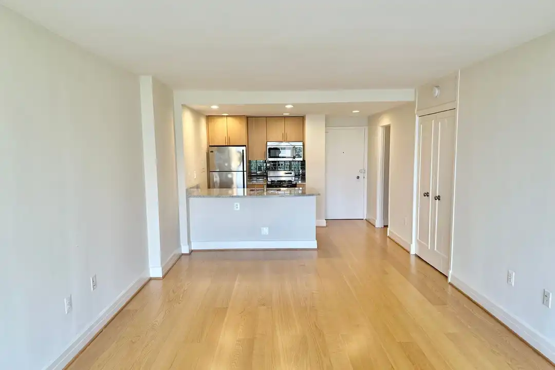 1255 New Hampshire Ave NW unit 0528 - View 4