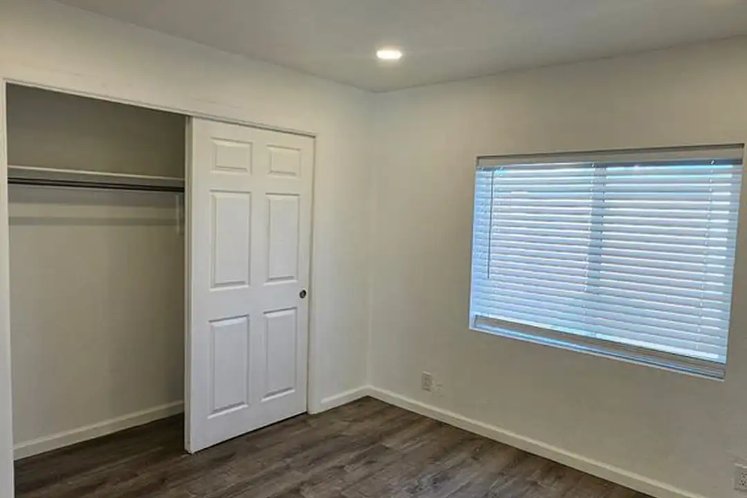 219 Candelaria Rd NW unit 211 3 - View 6