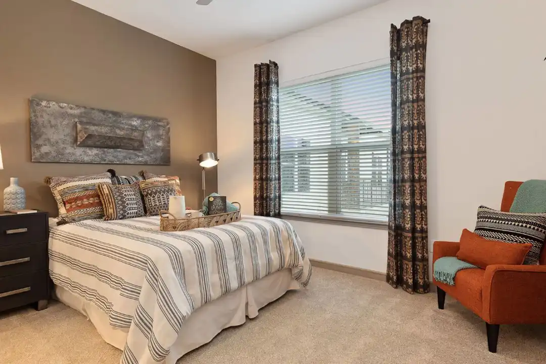 Apartment in The Woodlands - View 2