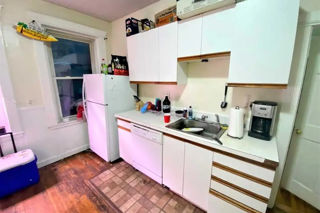 457 Park Dr - View 4