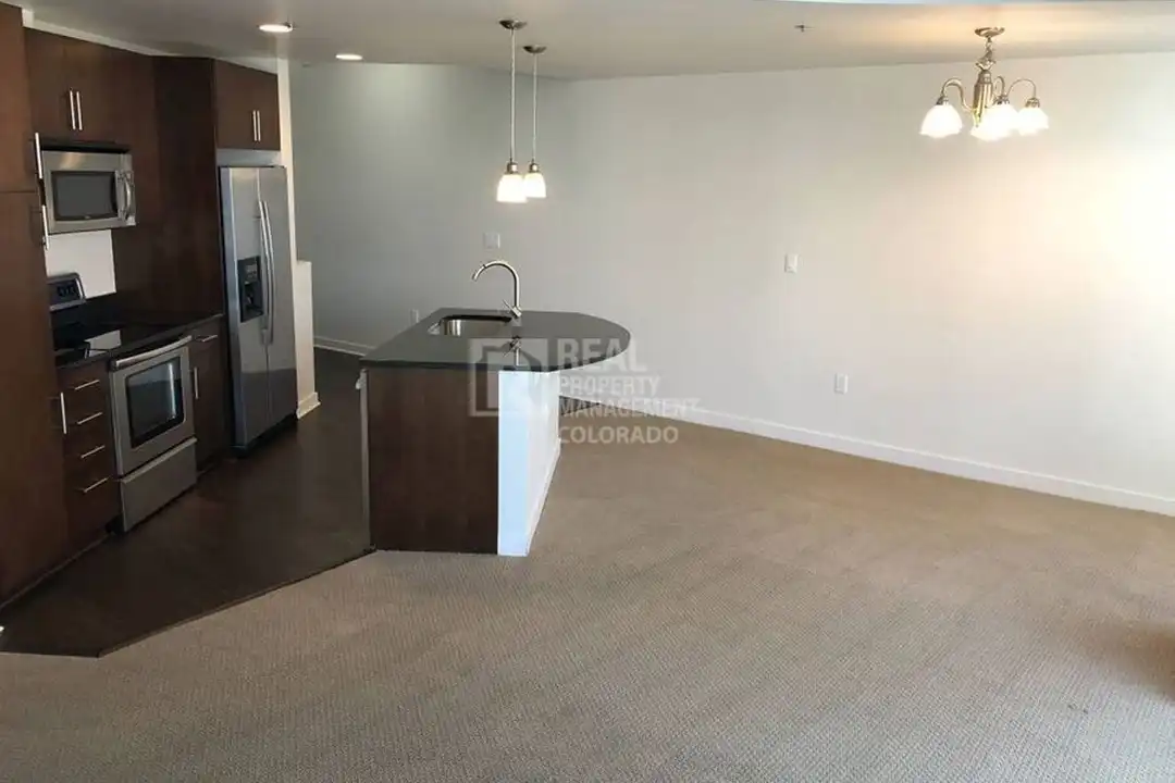 891 14th St - More