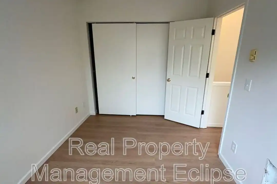 2034 South Main St unit 8 - Aanzicht 2