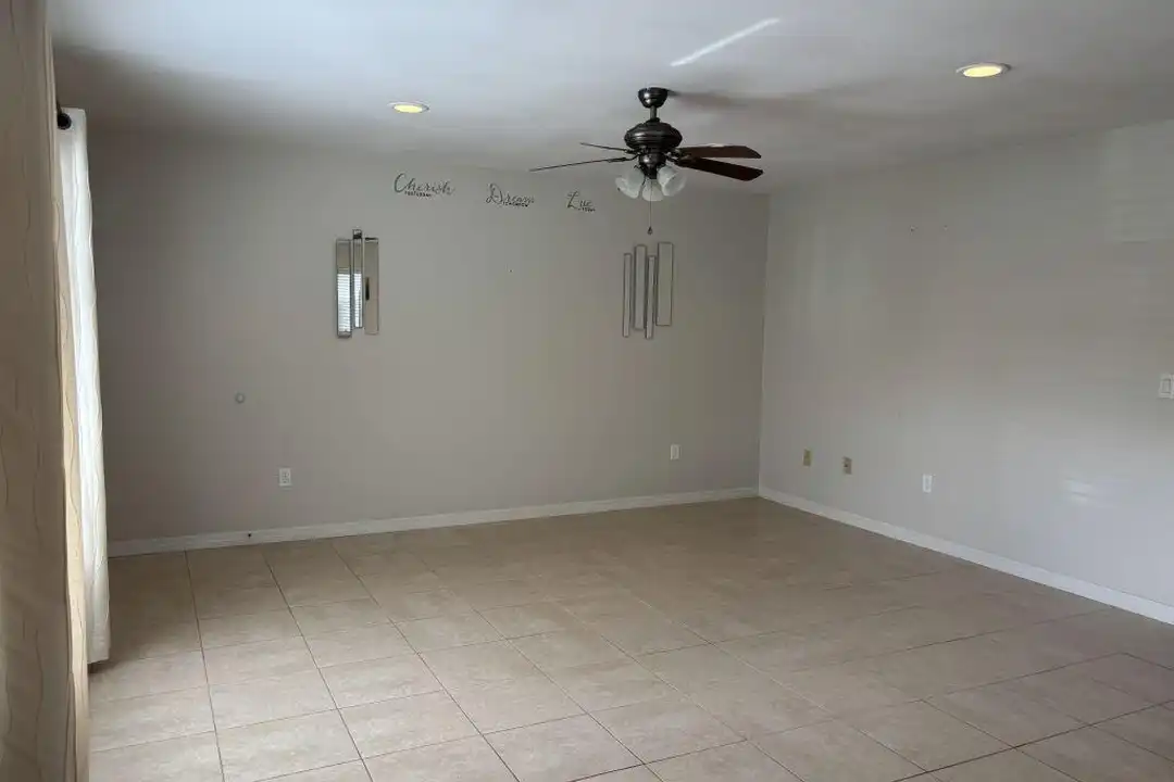 2800 Indian River Blvd unit 1 - View 5
