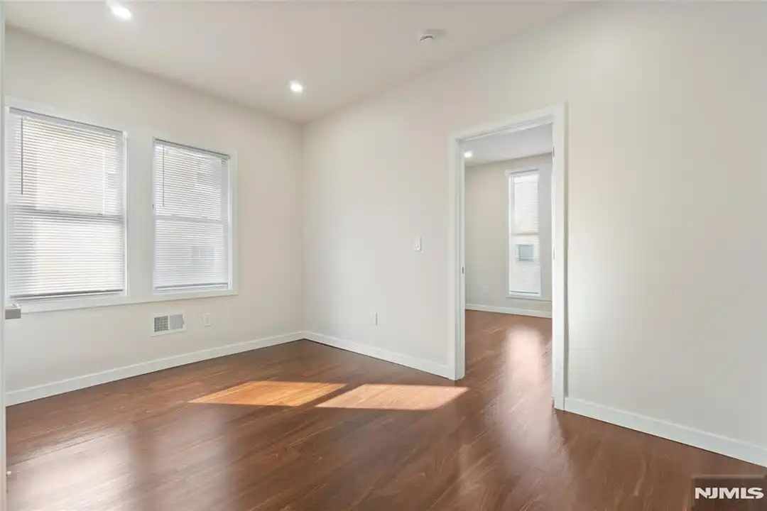 826 George St unit 1st Floor - View 2