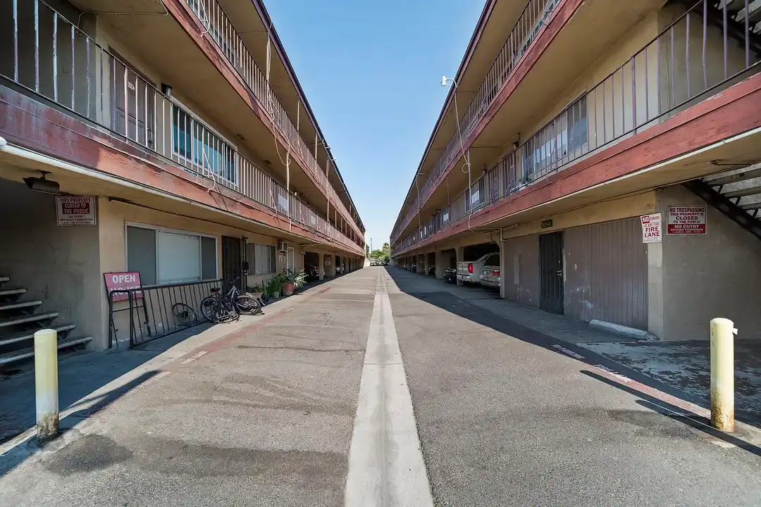 El Adobe - View 6