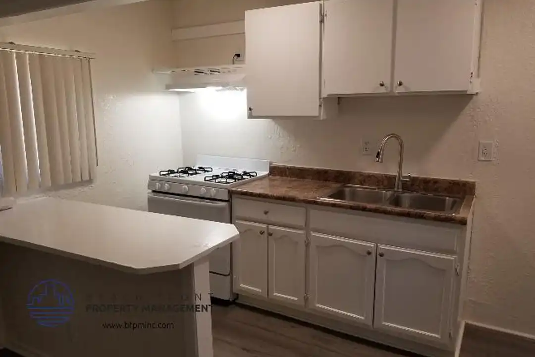 2305 Lemon Ave – photo 1 of 16