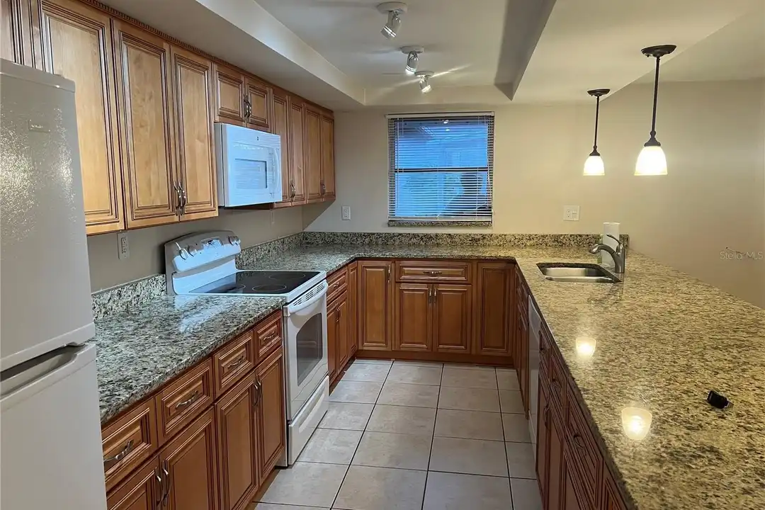 5945 Mockingbird Dr - View 5