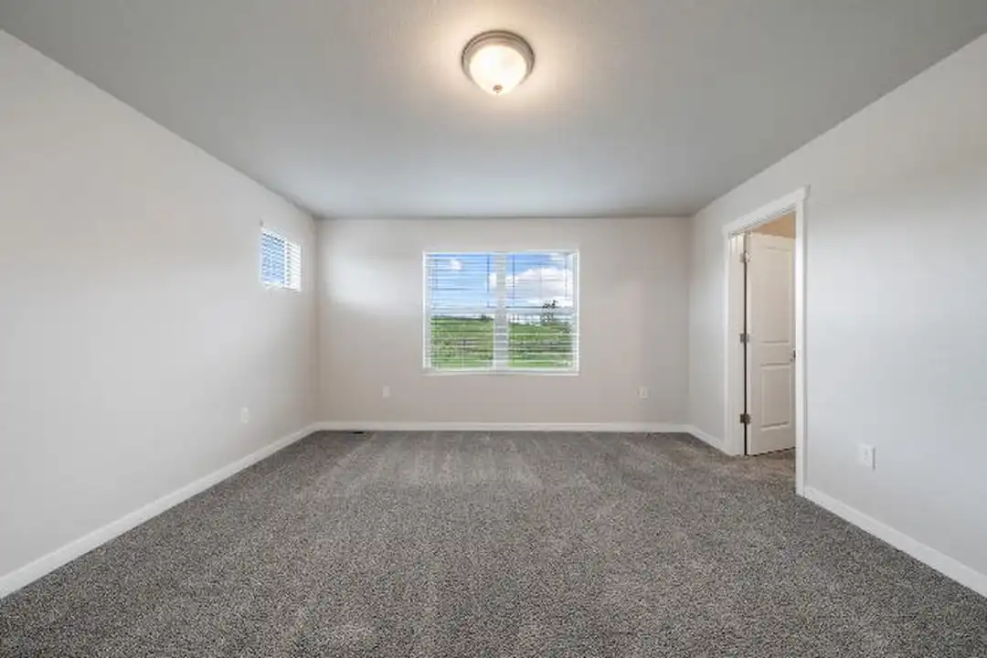 3295 Bewildering Heights - More