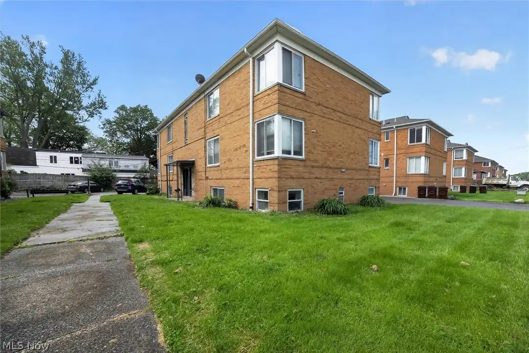 18963 Hilliard Blvd unit 2 – photo 1 of 15