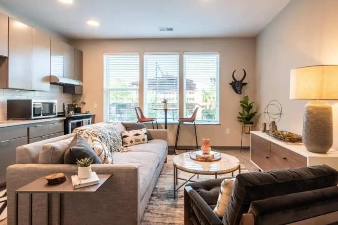 1005 W Main St - More