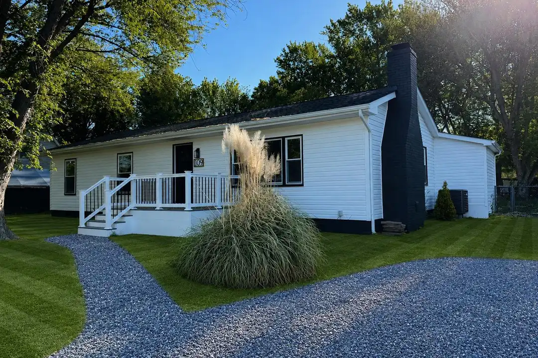 109 Birch Rd – photo 1 of 55