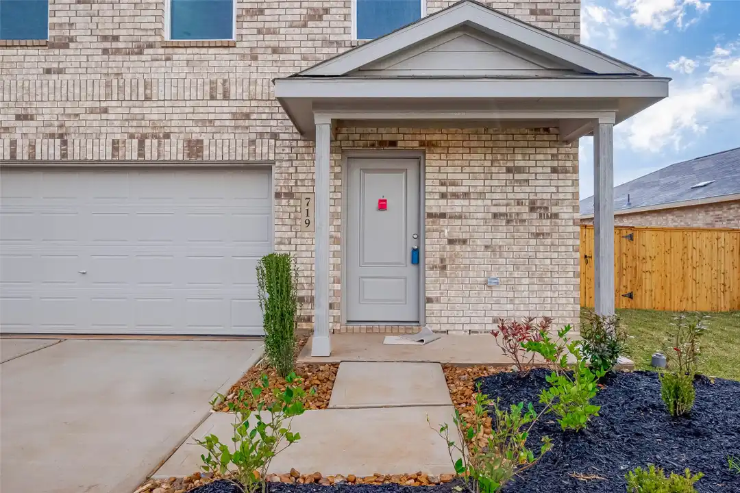 719 Falling Cave Dr - View 2