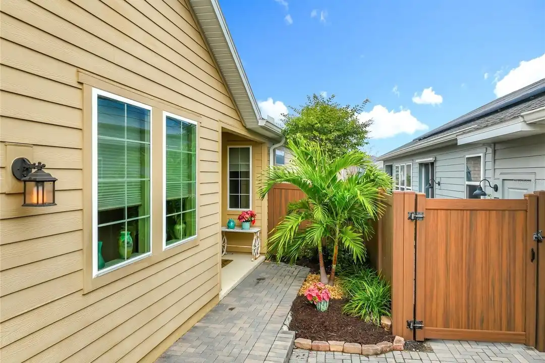 383 Alcove Dr - View 3