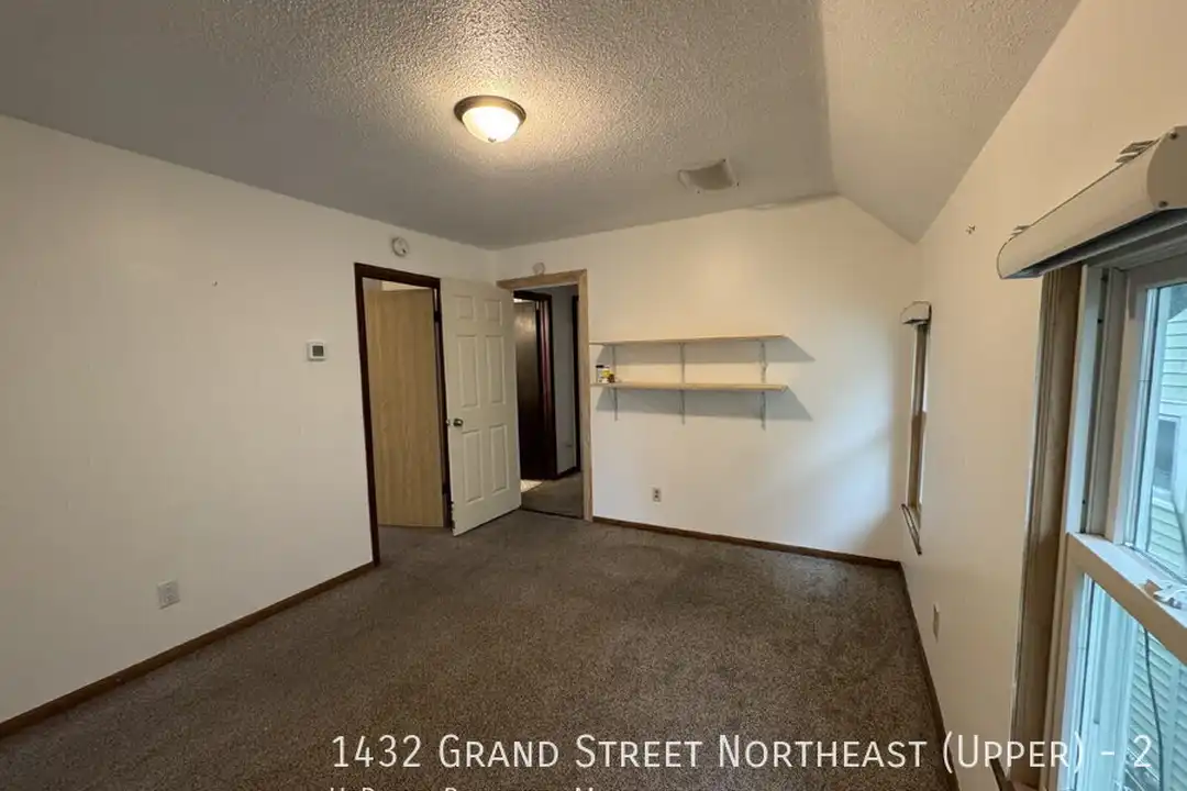 1432 Grand St NE - More