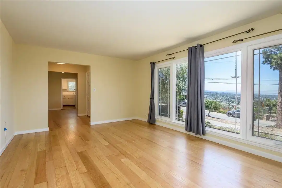 321 42nd Ave - View 4