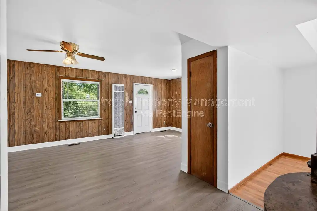 432 Midlothian Rd - More