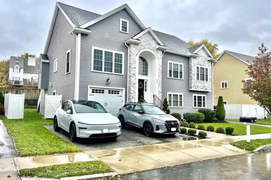 259 Oakwood Ave – photo 1