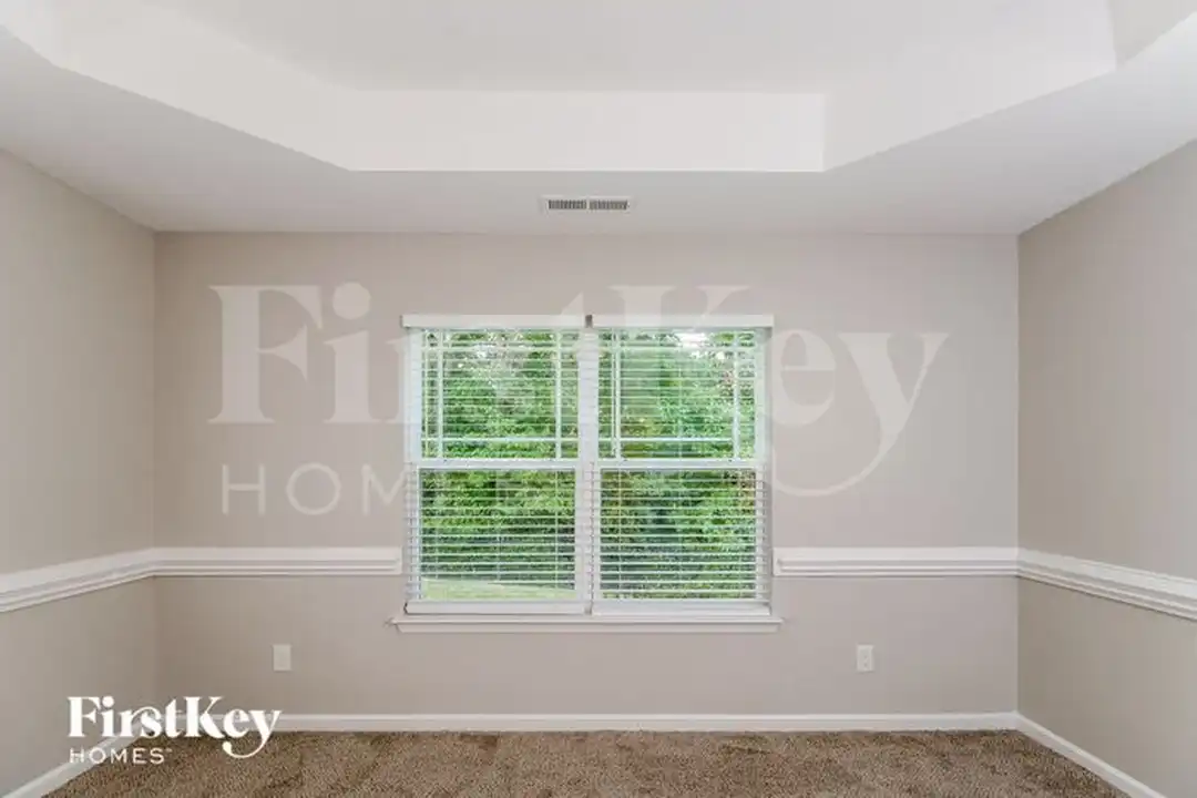 2675 Lamplight Cir - View 6
