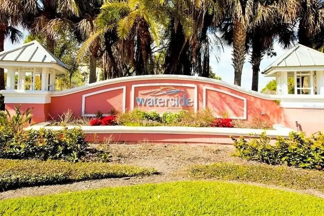 169 Pompano Dr SE - View 3