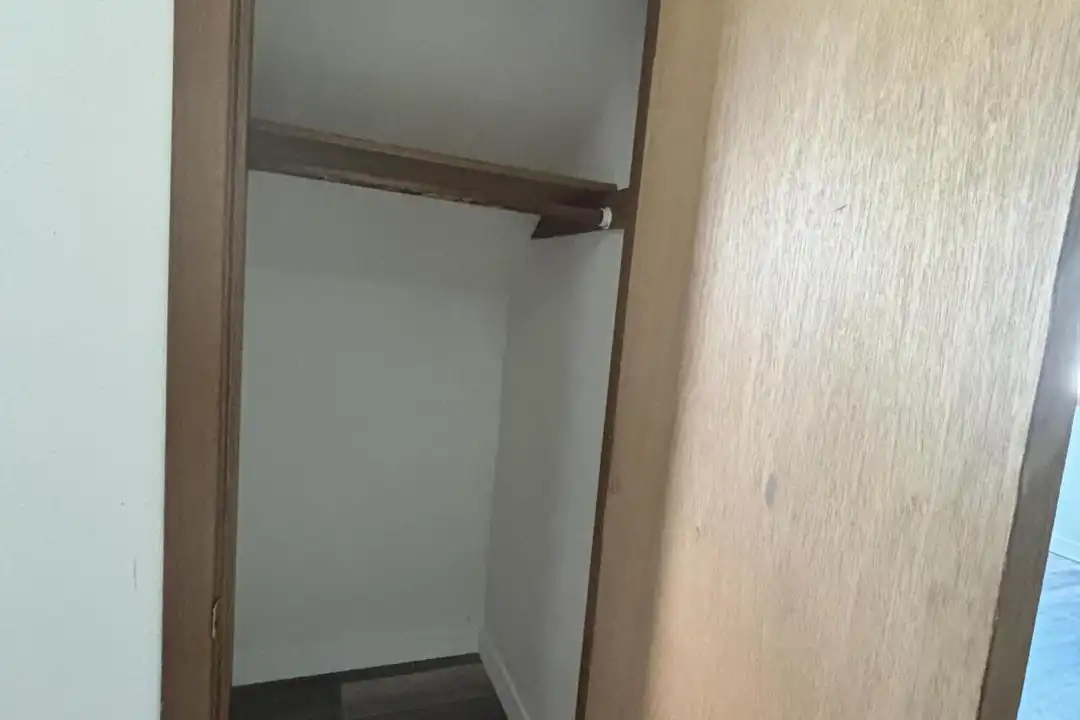 2733 W 69th Ave - More