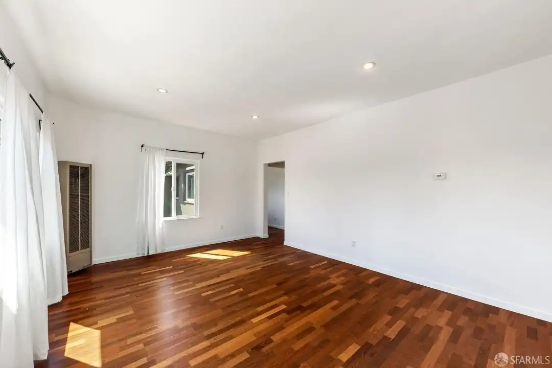 906 40th St - View 6