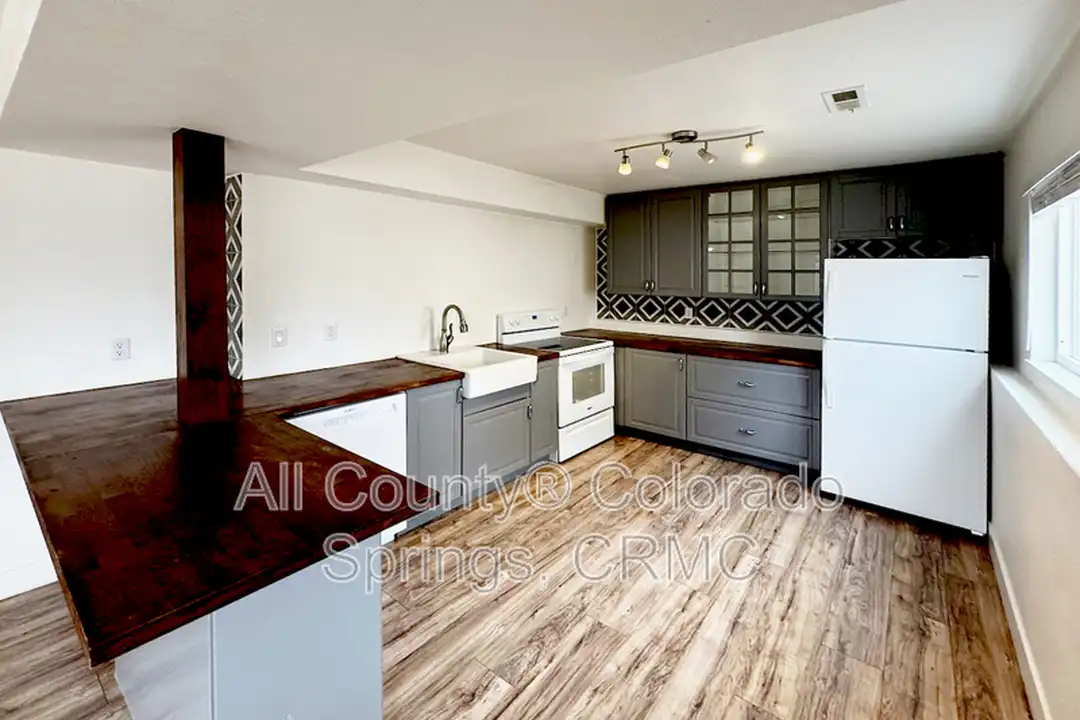 1340 Westend Ave - View 3