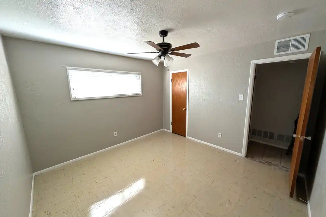 10204 Candelaria Rd NE unit 10204 - View 4