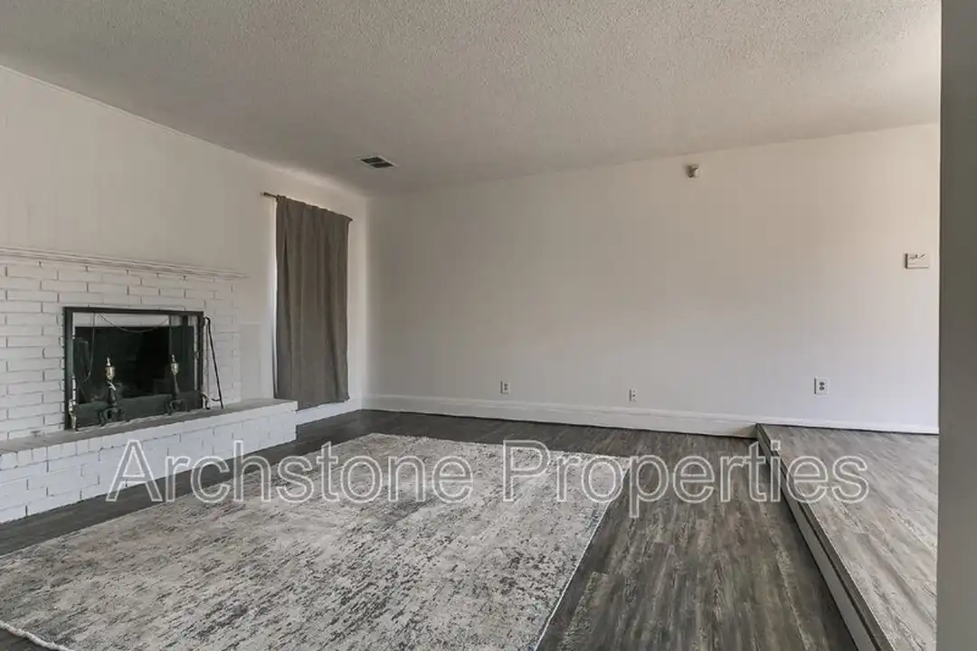 4508 NW 26th St - View 6