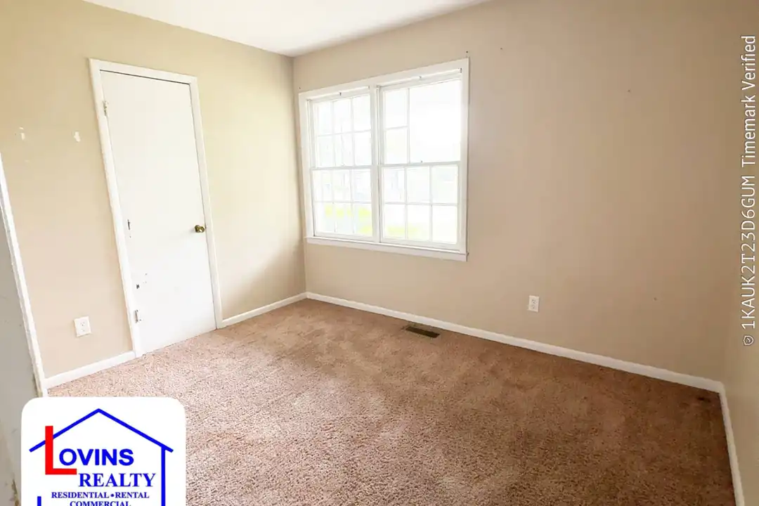 714 Winona St – photo 1 of 5
