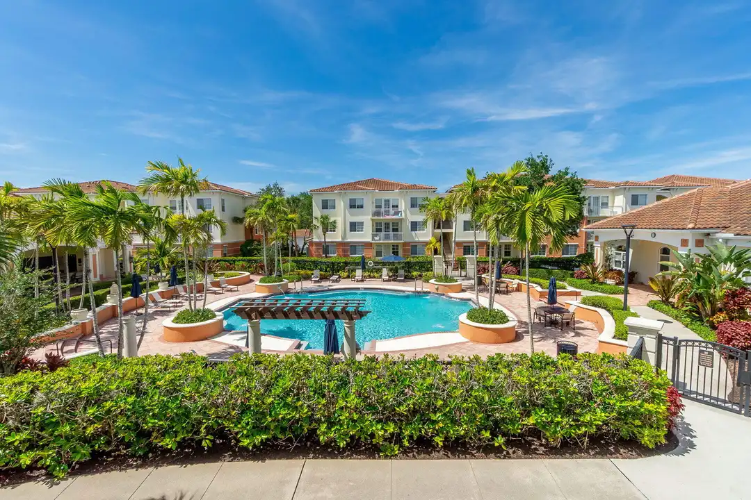 9901 Baywinds Blvd unit 3202 – photo 1