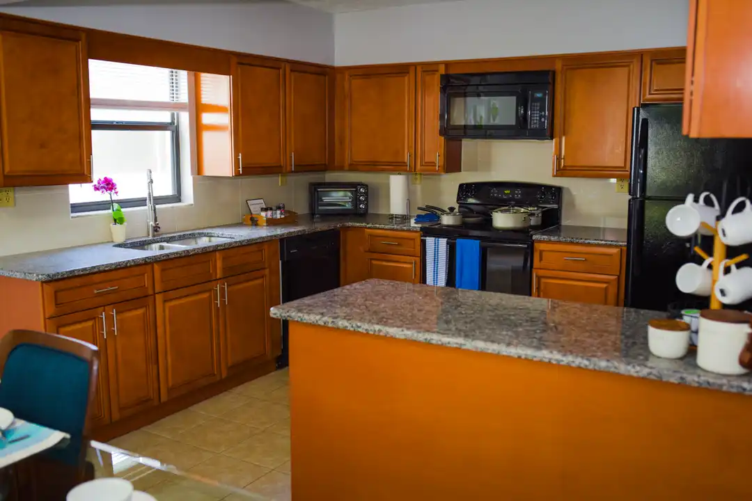913 Sumter St unit 102 - View 4
