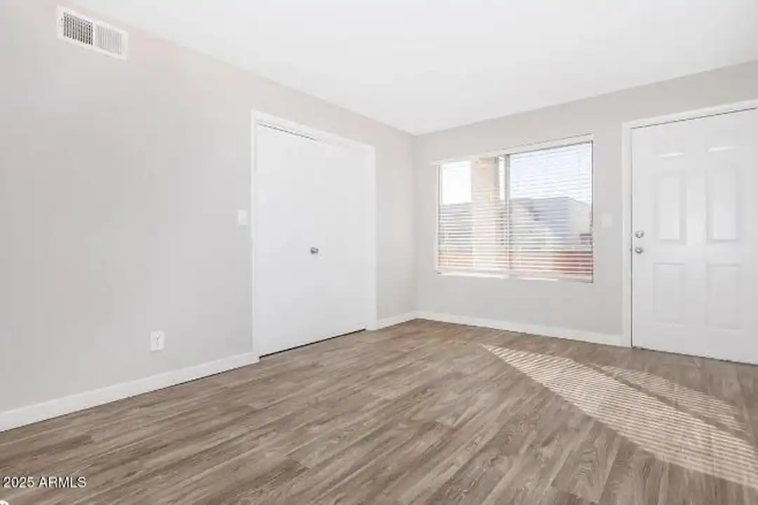 10860 N 85th Ave - View 2