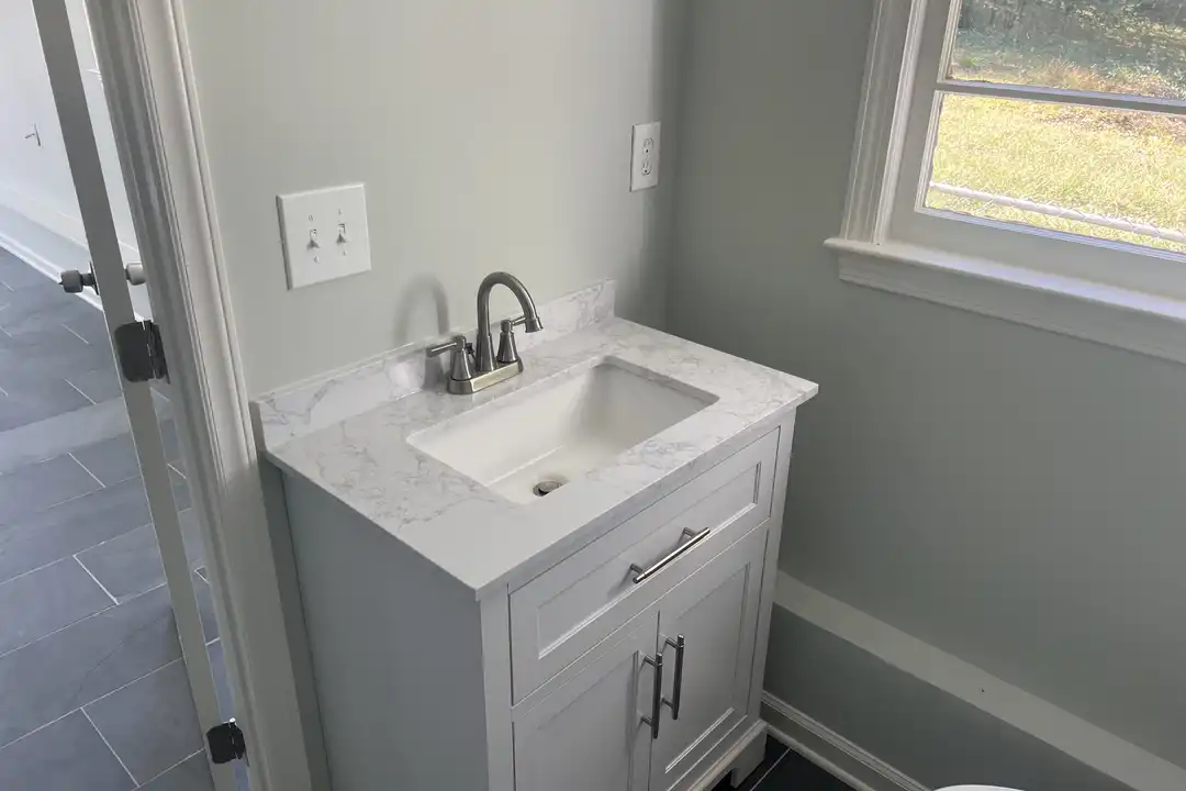 House in Greenville - View 2