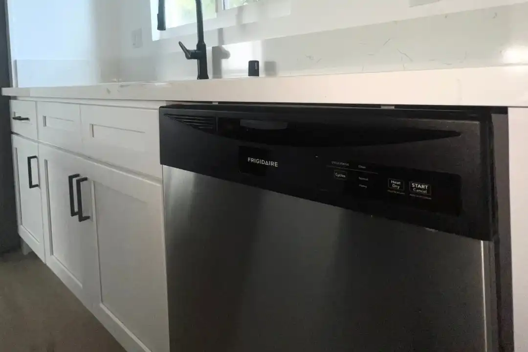 10018 Foster Rd - View 3