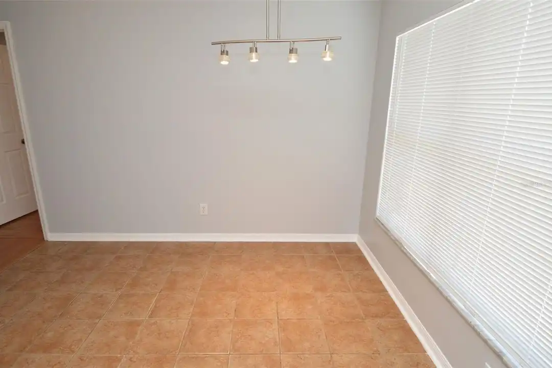 House in Riverview - More