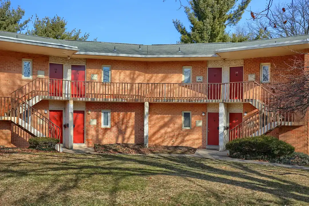 Briarcrest Gardens Townhomes & Apartments - View 3