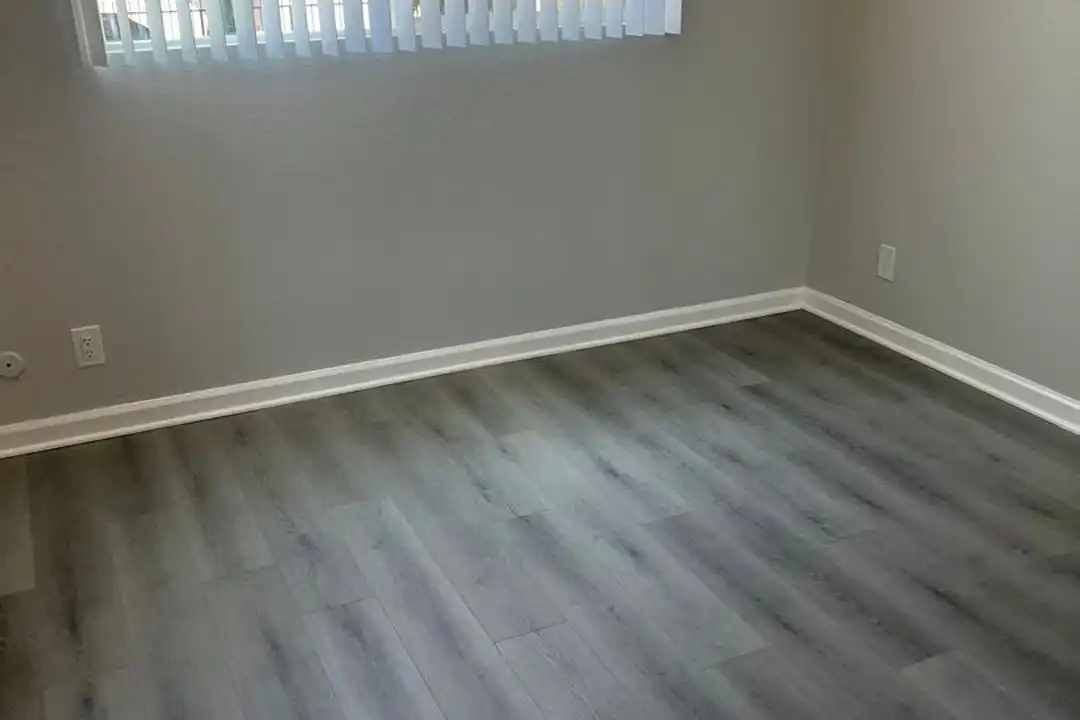Apartment in Los Angeles - View 5