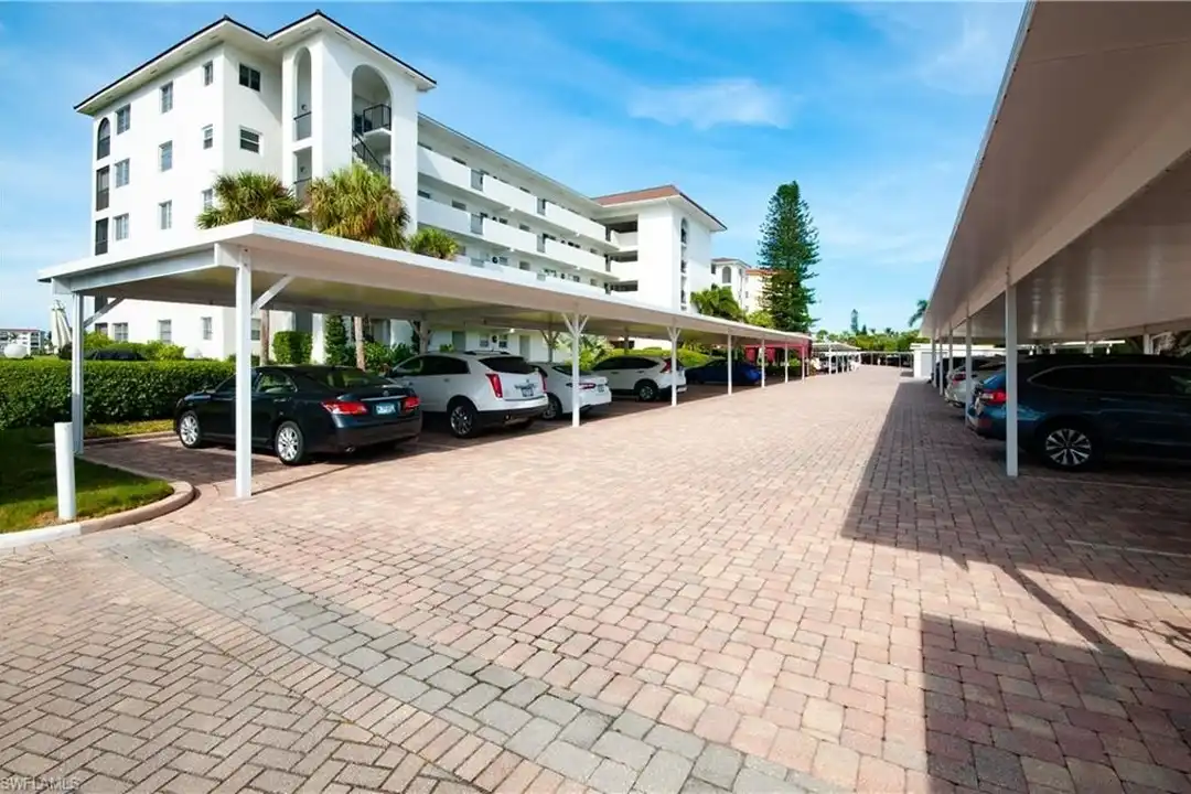 29 High Point Cir E #106 - View 3