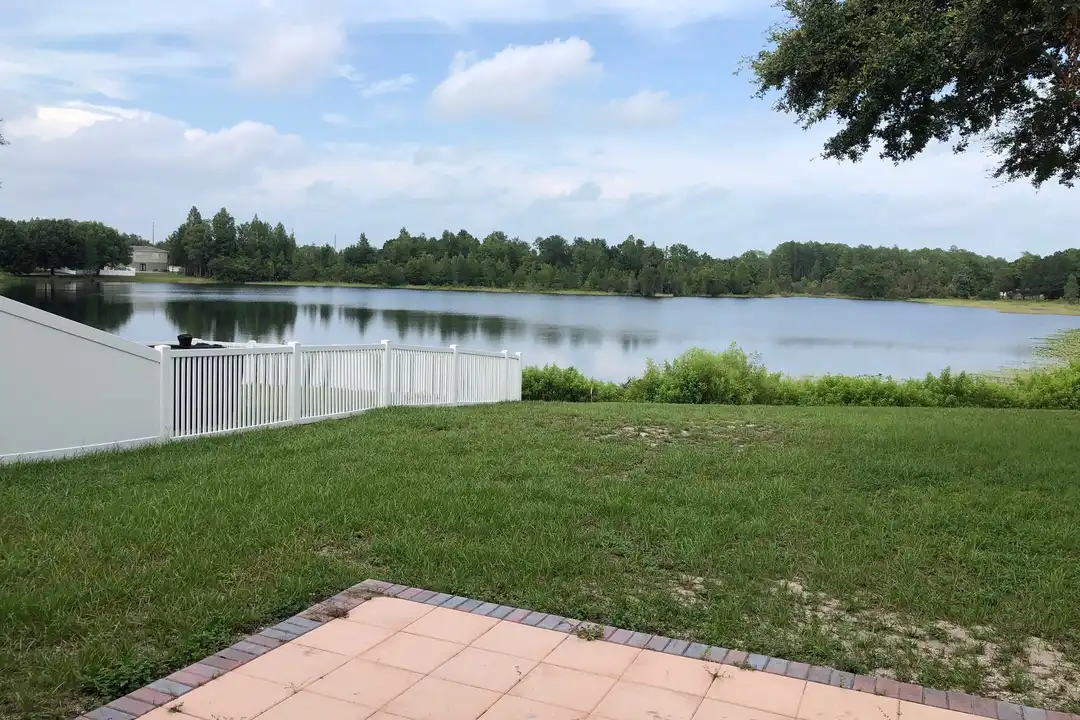 2102 Stoneview Rd - View 3